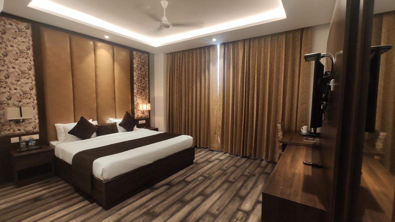 Hotel The Vilana A Unit Of Jg Developers Rishīkesh 外观 照片