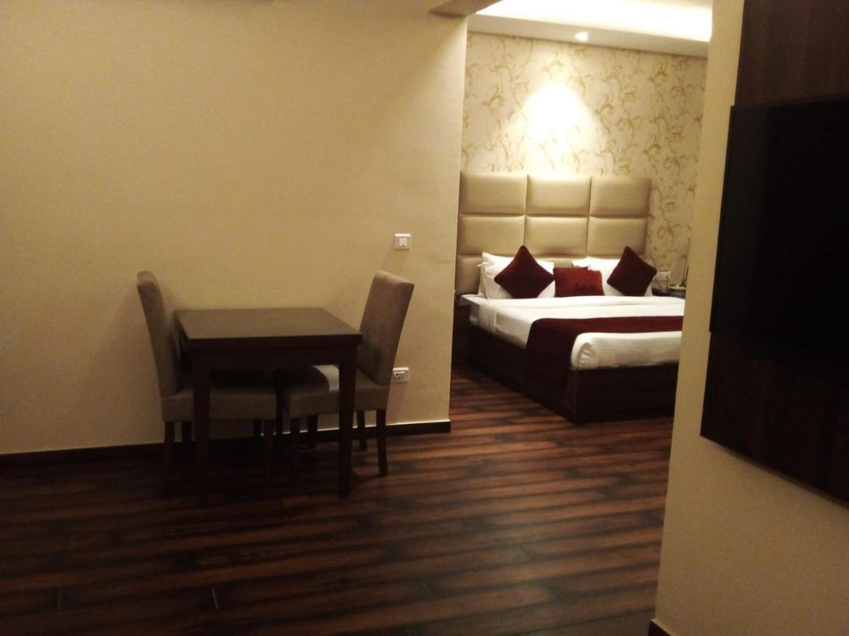 Hotel The Vilana A Unit Of Jg Developers Rishīkesh 外观 照片